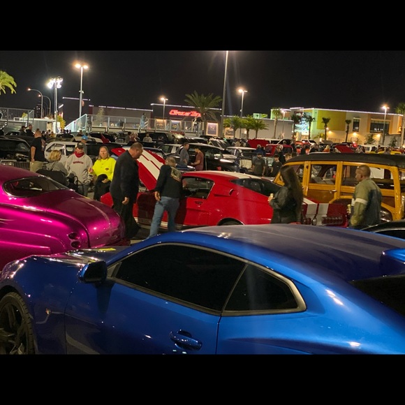 Meet your Posher, Angie new at this - Picture 4 of 5